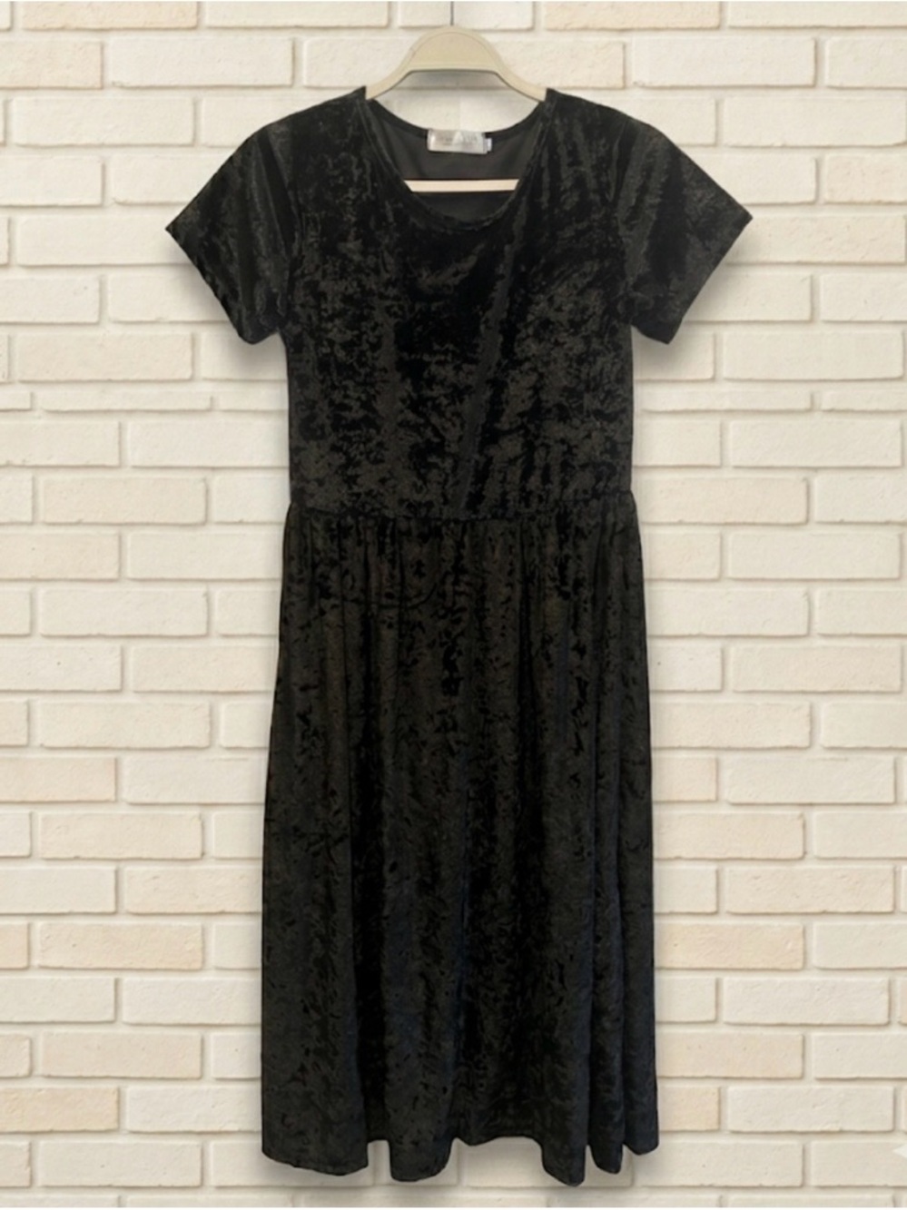 NWOT!! Black Velvet Short-Sleeve Midi Dress by Sign Here